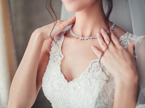 Halsketten für die Braut - Hochzeitsschmuck bei Juwelier in Ingolstadt!